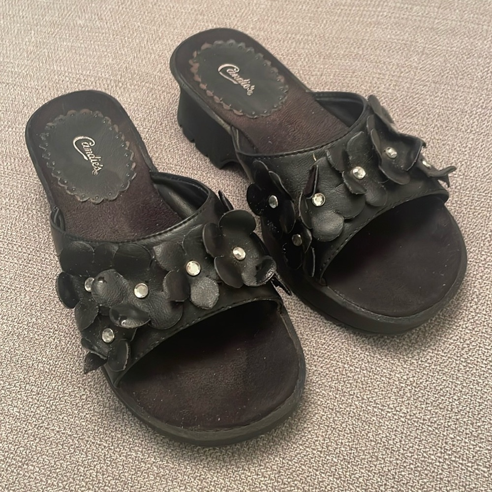 CANDIE’S Black Slip On Sandals with Flowers & Sequins Size 3 Girls